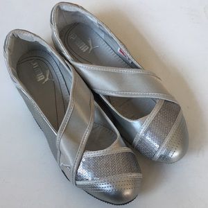Like new Puma flats